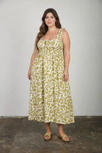 Leaf Print Ruffle Strap Shirred Waist Dress - Plus Size - BROWN